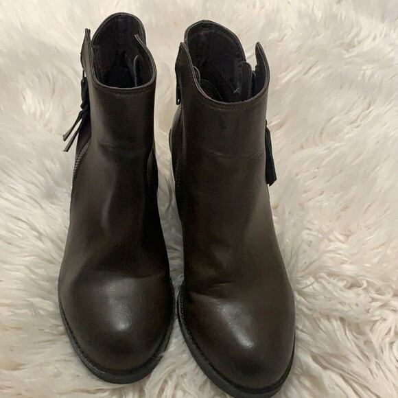 AMERICAN RAG BOOTIES SIZE 7M - Picture 1 of 5